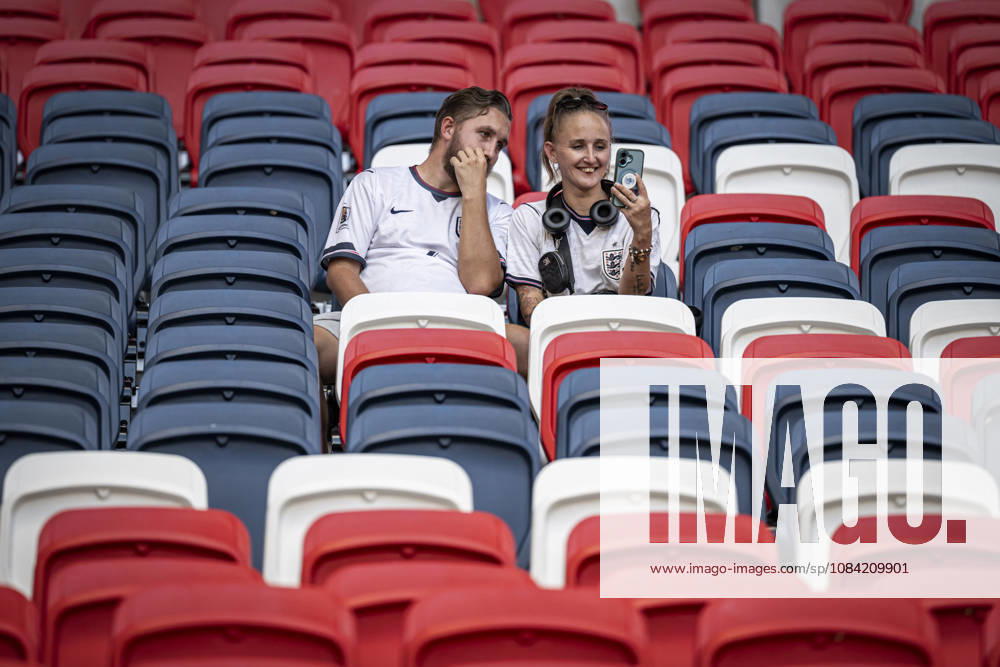 6th October 2026; Wembley Stadium, London, England; UEFA Nations League Football, England versus Czech Republic; England fans wait for the players to arrive GodfreyxPitt