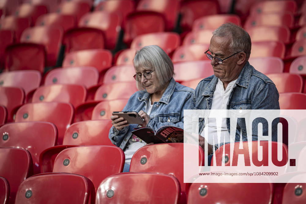 6th October 2026; Wembley Stadium, London, England; UEFA Nations League Football, England versus Czech Republic; England fans wait for the players to arrive GodfreyxPitt