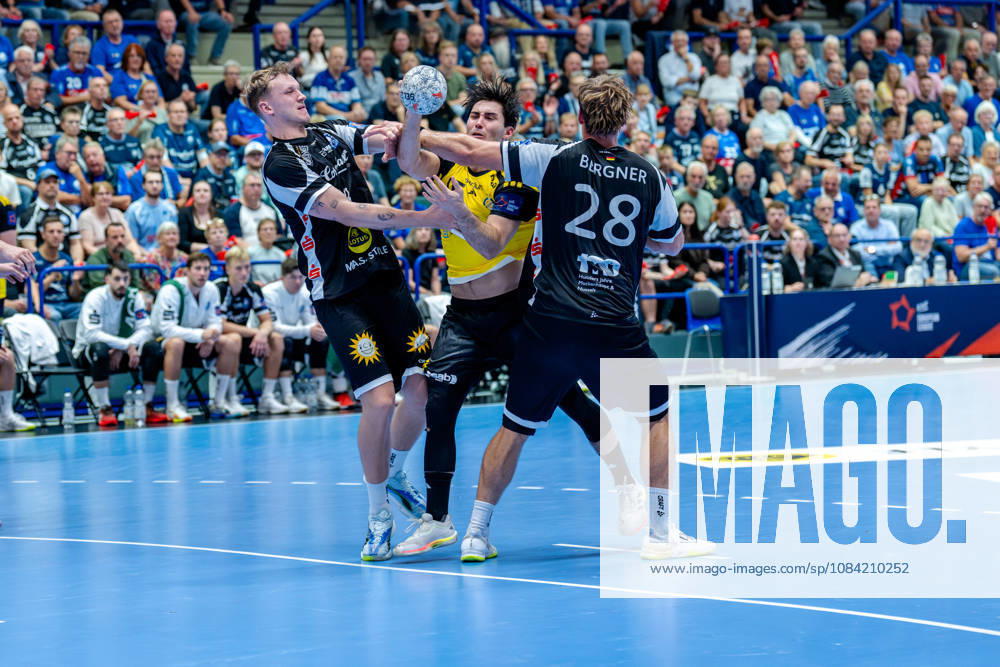Solingen, October 6, 2026, Handball, Men s, EHF, European League, Group Stage, Matchday 2, 2026–2027, Bergischer HC vs. IK Sävehof; Sebastian Durlanu (IK Sävehof), 15, in a duel with Tom Bergner (Bergischer HC), 28, and Nico Schöttle (Bergischer HC), 8