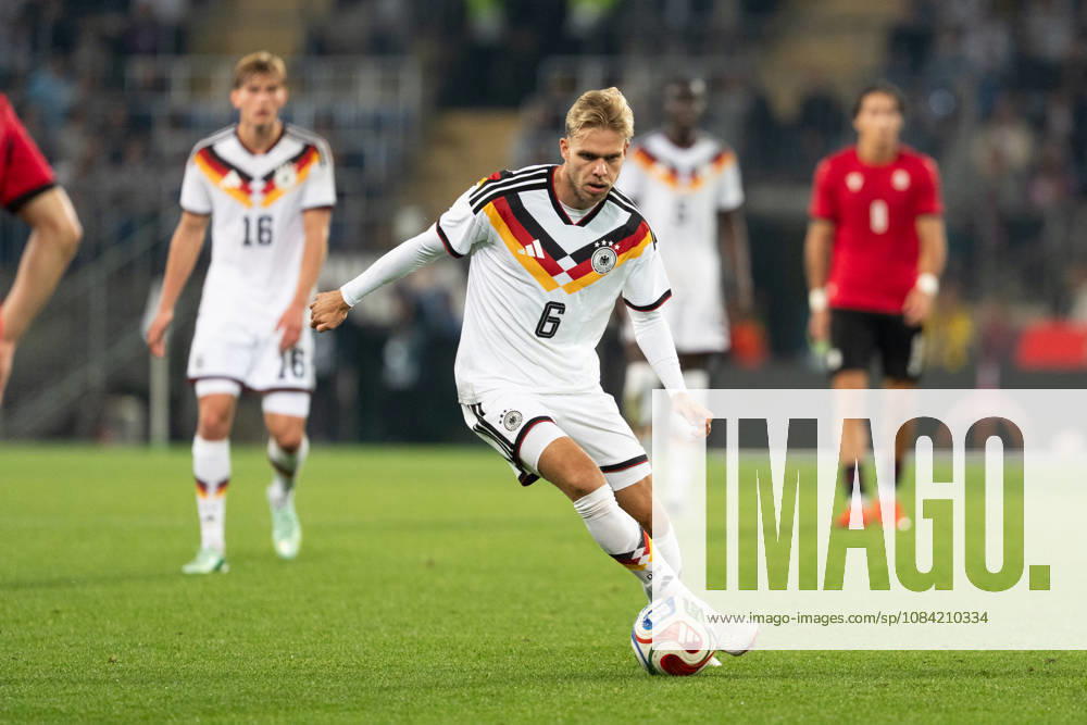 GER, Germany U21 vs. Georgia U21 Leandro Morgalla, Germany U21, 6 solo play, full body, ball at his feet, Bielefeld, SchücoArena, Bielefeld, Germany