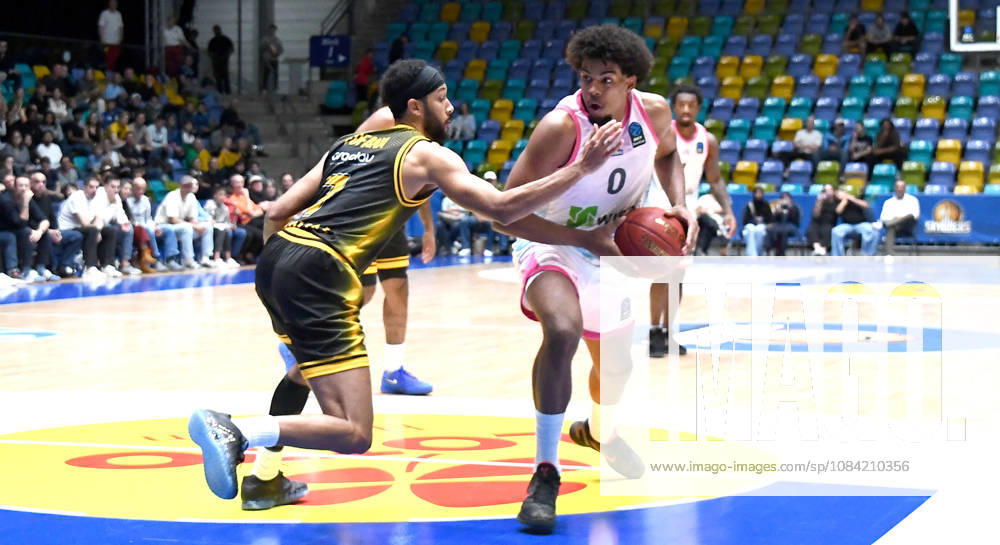 Basketball BKT Europe Cup, Skyliners Frankfurt vs. Siauliai Basketball, Selim Fofana (Siauliai Basketball), Jamie Edoka (Fraport Skyliners Frankfurt), Head-to-Head, Frankfurt Showdown