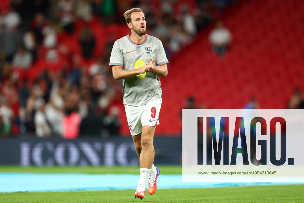 London, England, 6th October 2026. Harry Kane of England warms up before the England vs Czech Republic UEFA Nations League match at Wembley Stadium, London. Picture credit should read: Paul Terry Sportimage . SPI_005_PT_England__Czechia SPI-5055-0005
