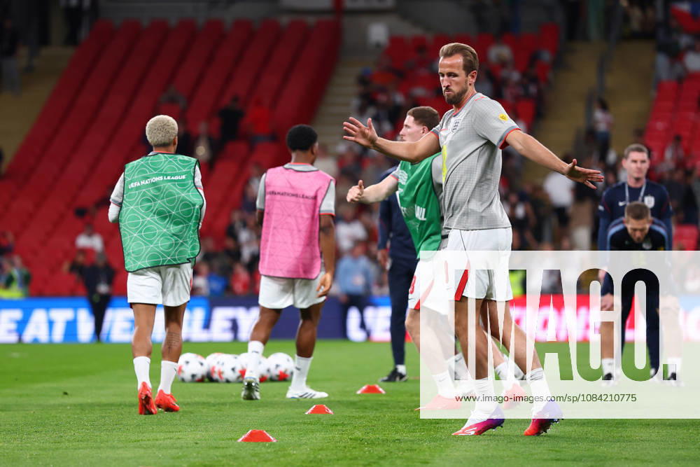 London, England, 6th October 2026. Harry Kane of England warms up before the England vs Czech Republic UEFA Nations League match at Wembley Stadium, London. Picture credit should read: Paul Terry Sportimage . SPI_008_PT_England__Czechia SPI-5055-0008