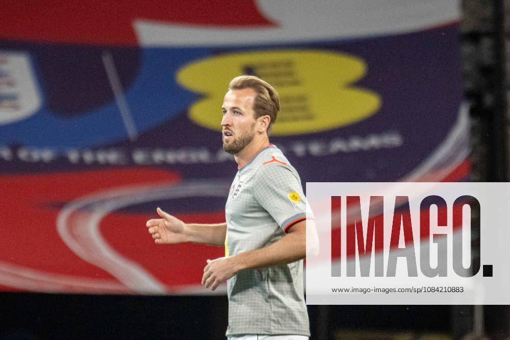 UEFA Nations League, England vs. Czech Republic: Harry Kane warming up before England s match against the Czech Republic in London