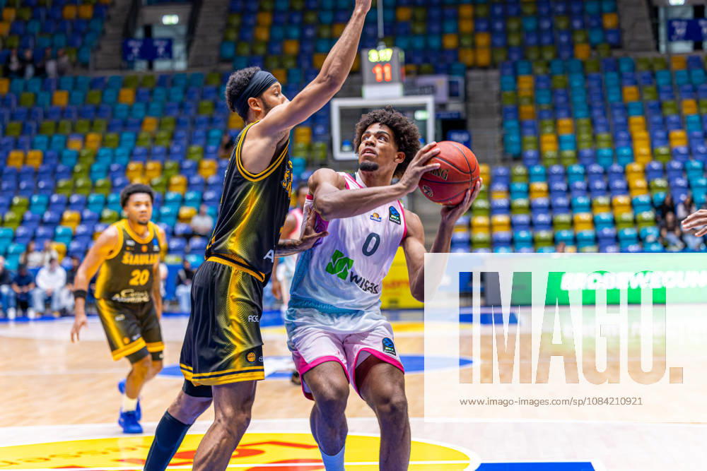 Jamie Edoka (Skyliners Frankfurt, 0) with ball during the BKT EuroCup 2026 27, match between Frankfurt Skyliners vs. BC Siauliai at Suewag Energie Arena on October 6, 2026 in Frankfurt am Main, Germany. Hessen Germany
