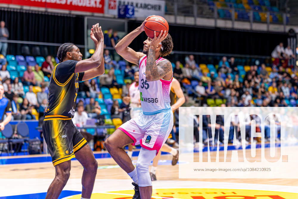 Roman Bedime (Skyliners Frankfurt, 35) with ball during the BKT EuroCup 2026 27, match between Frankfurt Skyliners vs. BC Siauliai at Suewag Energie Arena on October 6, 2026 in Frankfurt am Main, Germany. Hessen Germany