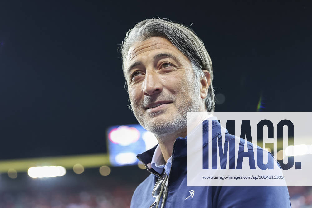 Murat Yakin, Switzerland, coach addressing the fans before kickoff, Switzerland, UEFA, Nations League, Matchday 4, Switzerland vs. North Macedonia, October 6, 2026, Swissporarena, Lucerne, Switzerland