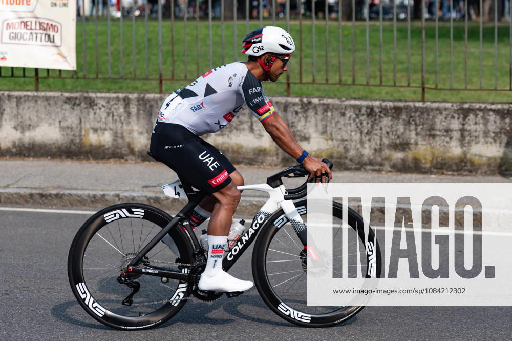 IPA89374871 - Manuel Jhonatan NARVAEZ PRADO, UAE TEAM EMIRATES XRG, at the start of the 2026 Tre Valli Varesine in Busto Arsizio, Italy, on October 6, 2026