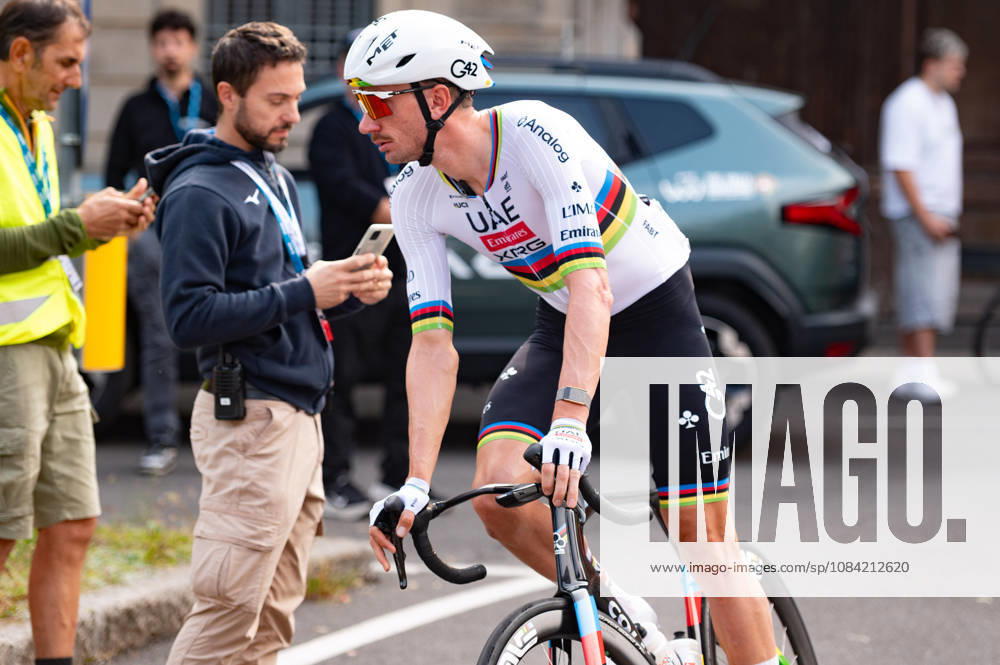 IPA89374877 - Brandon Mcnulty of UAE TEAM EMIRATES XRG at the start of the 2026 Tre Valli Varesine in Busto Arsizio, Italy, on October 6, 2026