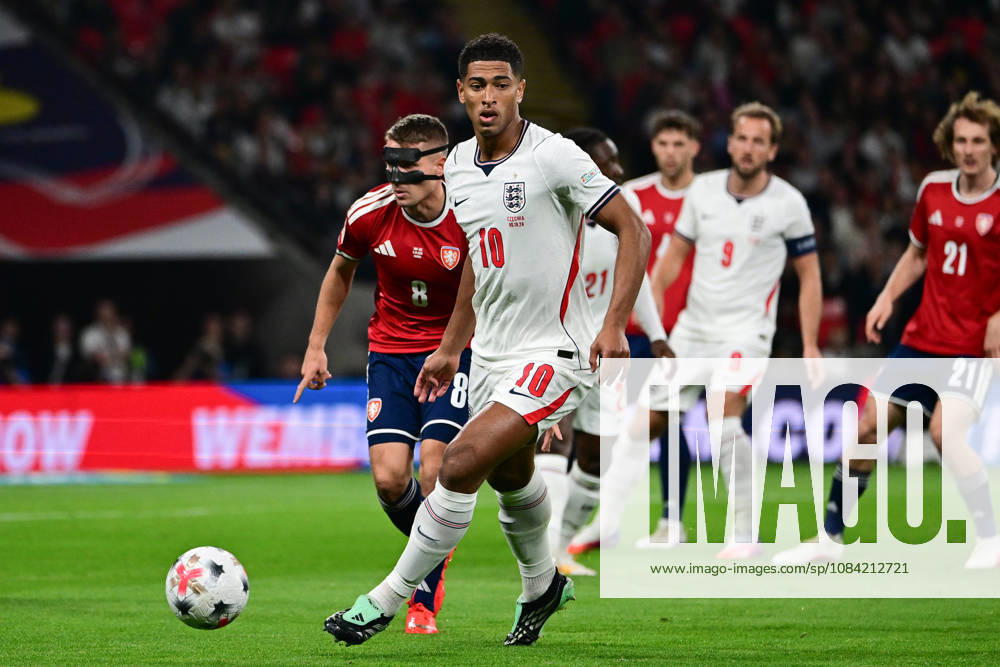 England v Czechia, UEFA Nations League England midfielder Jude Bellingham (10) on the ball during the UEFA Nations League match between England and Czechia at Wembley Stadium, London, UK on 6 October 2026. London Wembley Stadium Greater London UK Editorial use only ,
