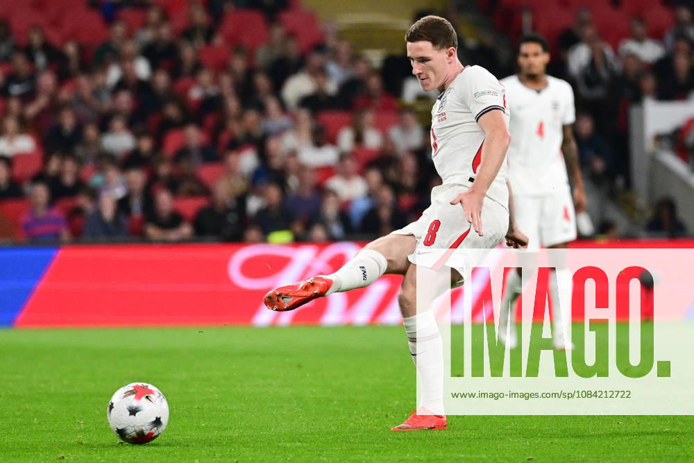 England v Czechia, UEFA Nations League England midfielder Elliott Anderson (8) looks to release the ball during the UEFA Nations League match between England and Czechia at Wembley Stadium, London, UK on 6 October 2026. London Wembley Stadium Greater London UK Editorial use only ,