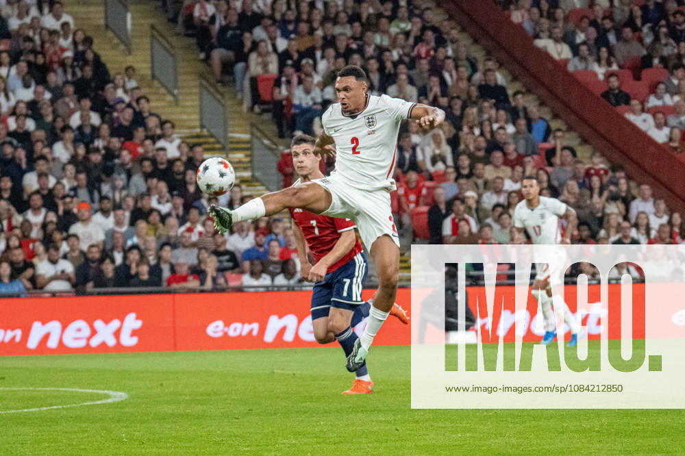 UEFA Nations League, England vs. Czech Republic: Trent Alexander-Arnold of England makes a spectacular ball control against Jiri Slama of the Czech Republic in London