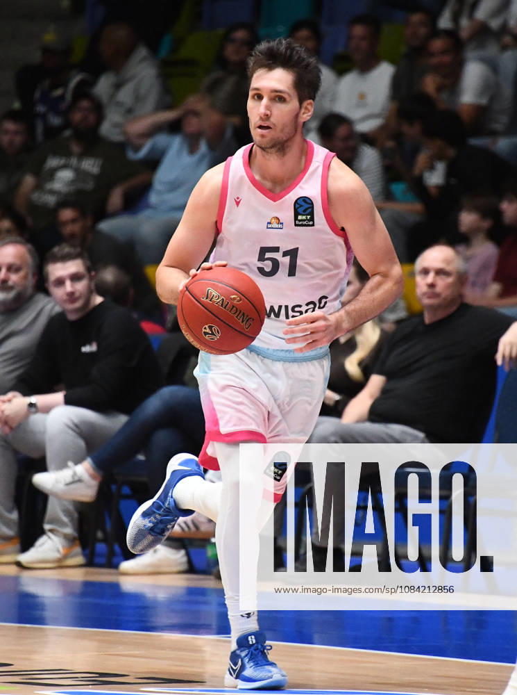 Basketball BKT Europe Cup, Skyliners Frankfurt vs. Siauliai Basketball, featuring Ryan Arcidiacono of Fraport Skyliners Frankfurt, Sprint, am Ball Frankfurt