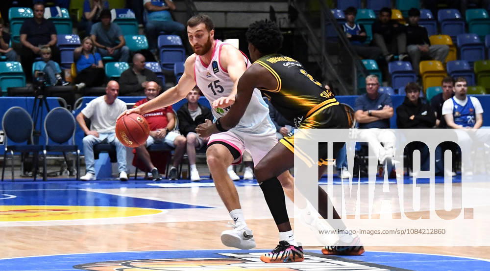 Basketball BKT Europe Cup, Skyliners Frankfurt vs. Siauliai Basketball, Radii Caisin (Fraport Skyliners Frankfurt), Kassim Nicholson (Siauliai Basketball), Head-to-Head, Frankfurt Showdown