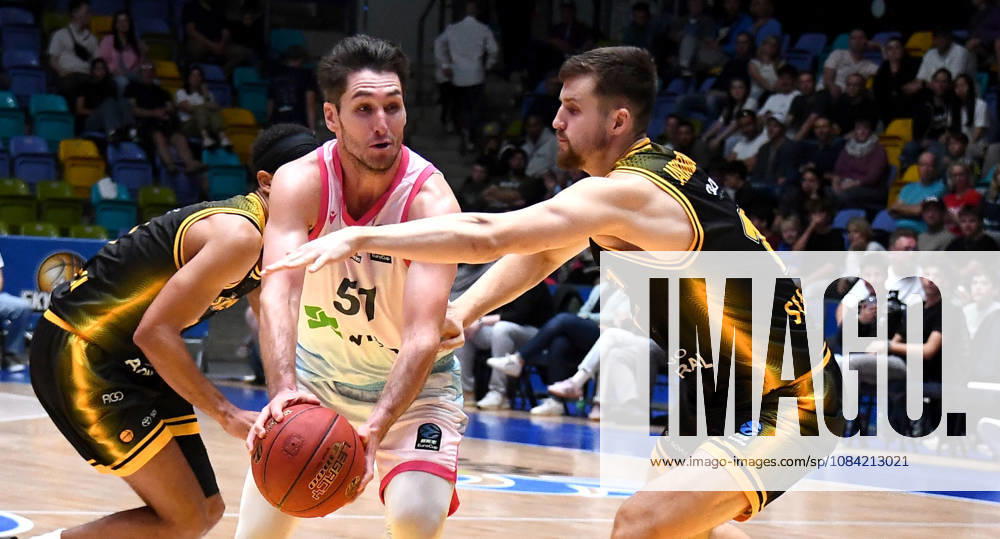 Basketball BKT Europe Cup, Skyliners Frankfurt vs. Siauliai Basketball, Ryan Arcidiacono (Fraport Skyliners Frankfurt), Simas Jarumbauskas (Siauliai Basketball), Head-to-Head, Frankfurt Showdown