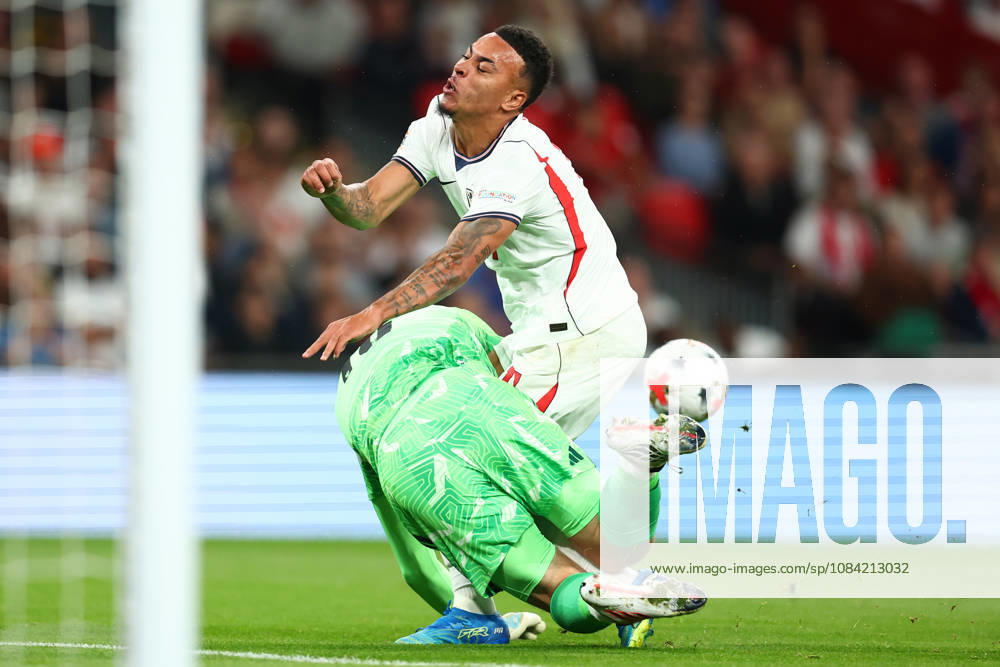 London, England, 6th October 2026. Lukas Hornicek of Czechia and Morgan Rogers of England challenge for the ball during the England vs Czech Republic UEFA Nations League match at Wembley Stadium, London. Picture credit should read: Paul Terry Sportimage . SPI_015_PT_England__Czechia SPI-5055-0015