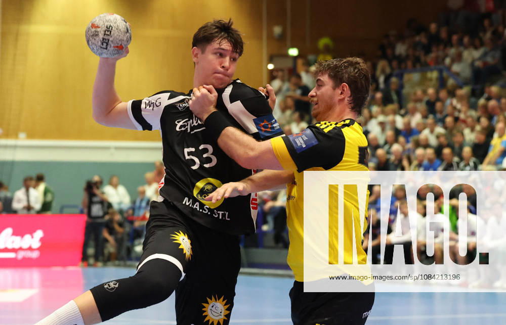 V l Soeren Steinhaus Bergischer HC 53, Tom Poyet IK Saevehof 07 GER, Bergischer HC06 vs. IK Saevehof, Handball, EHF Europa League 2026–27, Matchday 2, 2026–2027 Season, October 6, 2026 GER, Bergischer HC06 vs. IK Saevehof, Handball, EHF Europa League 2026–27, Matchday 2, 2026–2027 season, October 6, 2026 Solingen Mitte