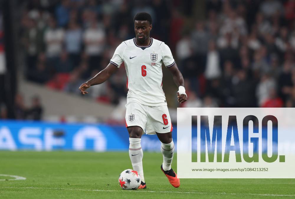 UEFA Nations League - England v Czechia LONDON, ENGLAND, OCTOBER 6: Marc Guehi of England national team, Nationalteam on the ball during The UEFA Nations League match in Group A3 between England v Czechia at Wembley Stadium, London, England, on October 6. (Photo by Daniel Weir) London Wembley Stadium England