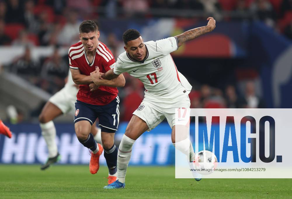 UEFA Nations League - England v Czechia LONDON, ENGLAND, OCTOBER 6: Morgan Rogers of England national team, Nationalteam battles for the ball with Jiri Slama of Czechia National Team during The UEFA Nations League match in Group A3 between England v Czechia at Wembley Stadium, London, England, on October 6. (Photo by Daniel Weir) London Wembley Stadium England