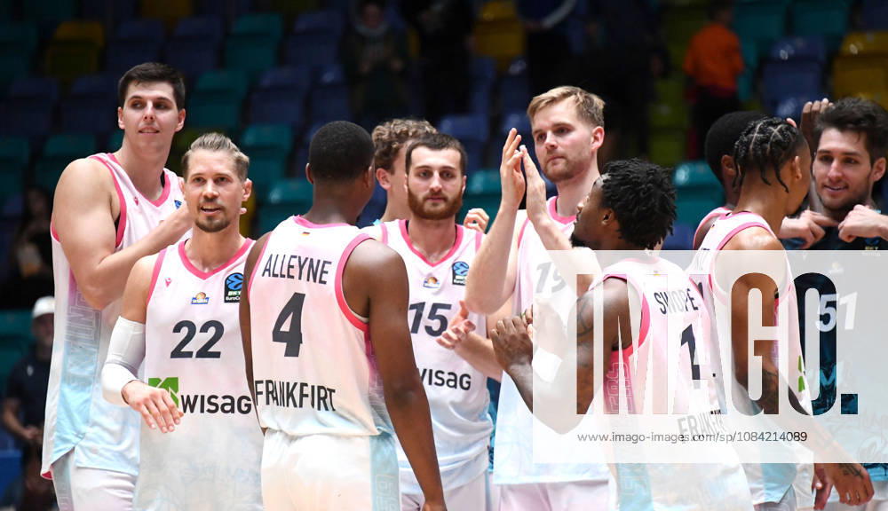Basketball BKT Europe Cup, Skyliners Frankfurt vs. Siauliai Basketball—The Skyliners celebrate and cheer their victory in Frankfurt