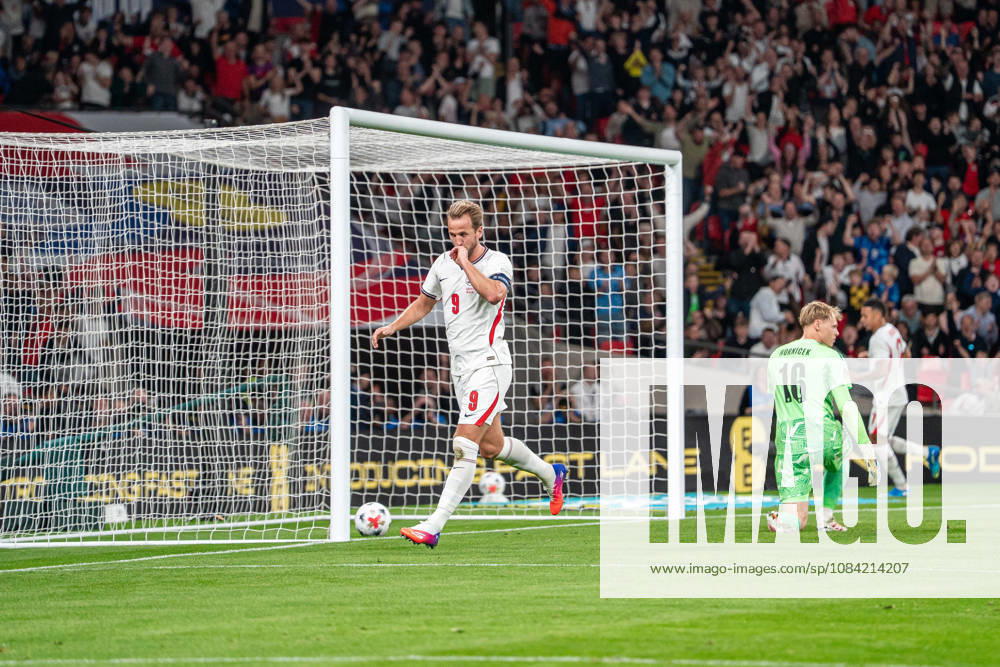 UEFA Nations League, England vs. Czech Republic, Harry Kane, England, goal celebration after England s 2-0 lead, London