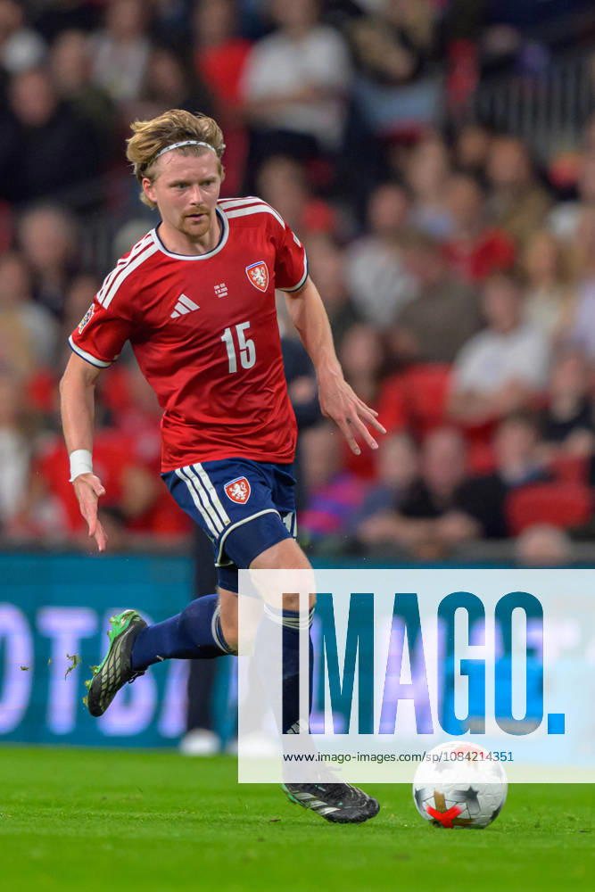 LONDON, ENGLAND OCTOBER 06 - Alex Král of Czechia on the ball during the UEFA Nations League game between England and Czechia at Wembley Stadium on October 06, 2026 in London, England. (Photo by Keeran Marquis Sports Press Photo)