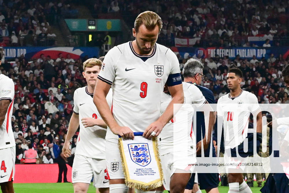 England v Czechia, UEFA Nations League England forward Harry Kane (9) holds tonights match banner during the UEFA Nations League match between England and Czechia at Wembley Stadium, London, UK on 6 October 2026. London Wembley Stadium Greater London UK Editorial use only ,
