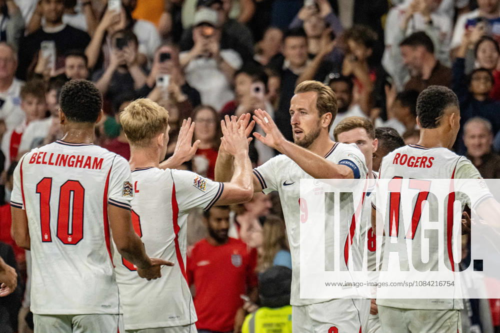 UEFA Nations League, England vs. Czech Republic, Harry Kane, England is celebrated by the team after their 3-0 win in London