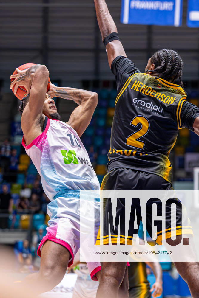 Judah Mintz (Skyliners Frankfurt, 10) with ball against Cedric Henderson (BC Siauliai, 2) during the BKT EuroCup 2026 27, match between Frankfurt Skyliners vs. BC Siauliai at Suewag Energie Arena on October 6, 2026 in Frankfurt am Main, Germany. Hessen Germany