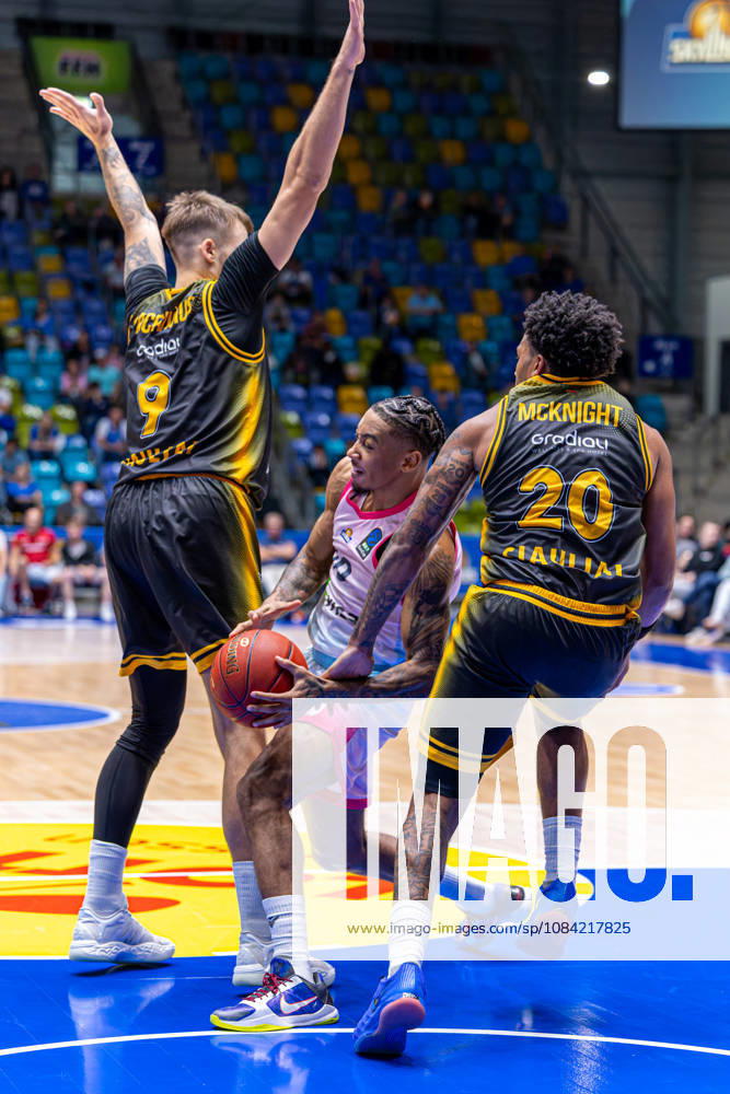 Judah Mintz (Skyliners Frankfurt, 10) with ball against Martynas Pacevicius (BC Siauliai, 9) ans Dayvion McKnight (BC Siauliai, 20) during the BKT EuroCup 2026 27, match between Frankfurt Skyliners vs. BC Siauliai at Suewag Energie Arena on October 6, 2026 in Frankfurt am Main, Germany. Hessen Germany
