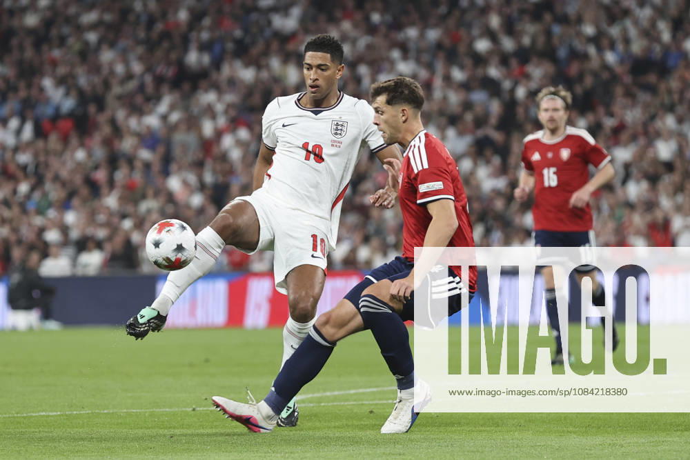 England v Czechia UEFA Nations League Jude Bellingham of England and Robin Hranac of Czechia in action during the UEFA Nations League match at Wembley Stadium, London 06 10 2026 UK Newspapers OUT