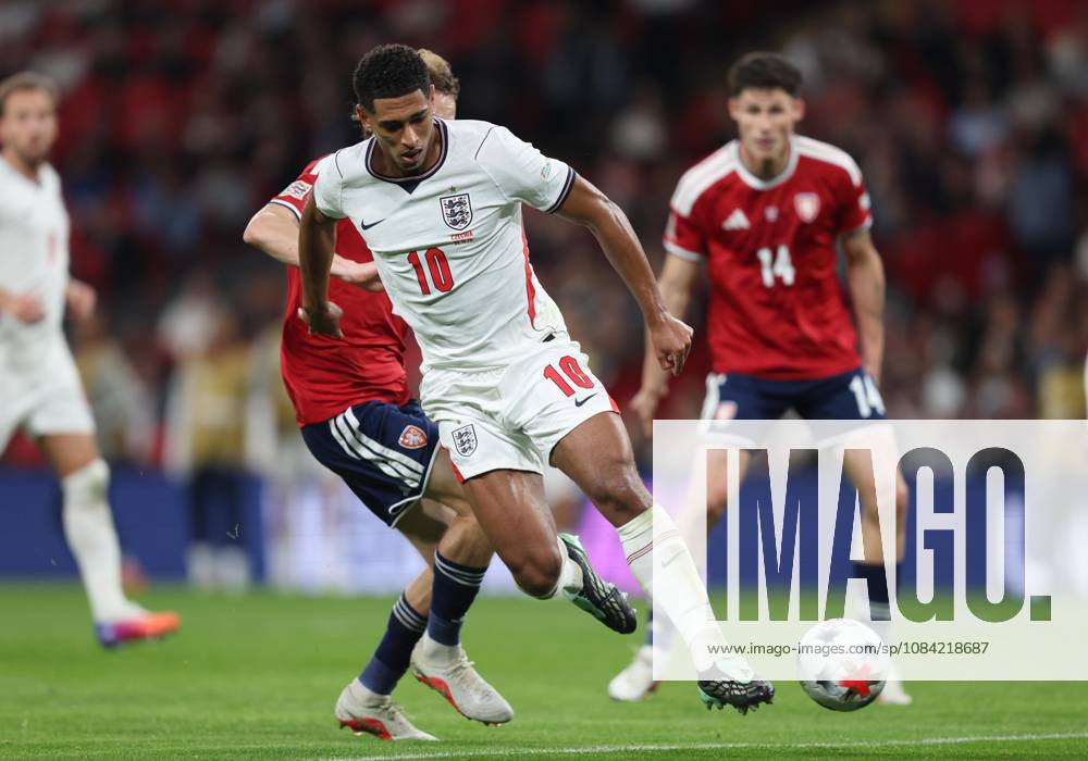 UEFA Nations League - England v Czechia LONDON, ENGLAND, OCTOBER 6: Jude Bellingham of England national team, Nationalteam has a back heel effort on goal saved Lukas Hornicek of Czechia National Team during The UEFA Nations League match in Group A3 between England v Czechia at Wembley Stadium, London, England, on October 6. (Photo by Daniel Weir) London Wembley Stadium England