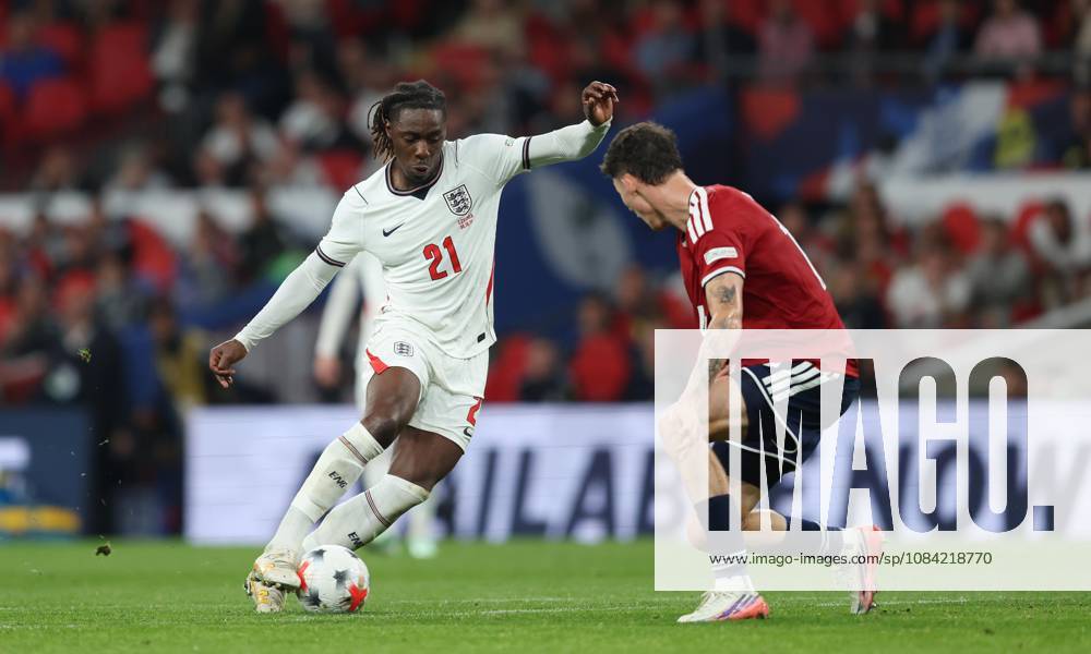 UEFA Nations League - England v Czechia LONDON, ENGLAND, OCTOBER 6: Eberechi Eze of England national team, Nationalteam on the ball during The UEFA Nations League match in Group A3 between England v Czechia at Wembley Stadium, London, England, on October 6. (Photo by Daniel Weir) London Wembley Stadium England