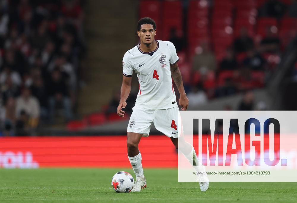 UEFA Nations League - England v Czechia LONDON, ENGLAND, OCTOBER 6: Jarell Quansah of England national team, Nationalteam on the ball during The UEFA Nations League match in Group A3 between England v Czechia at Wembley Stadium, London, England, on October 6. (Photo by Daniel Weir) London Wembley Stadium England