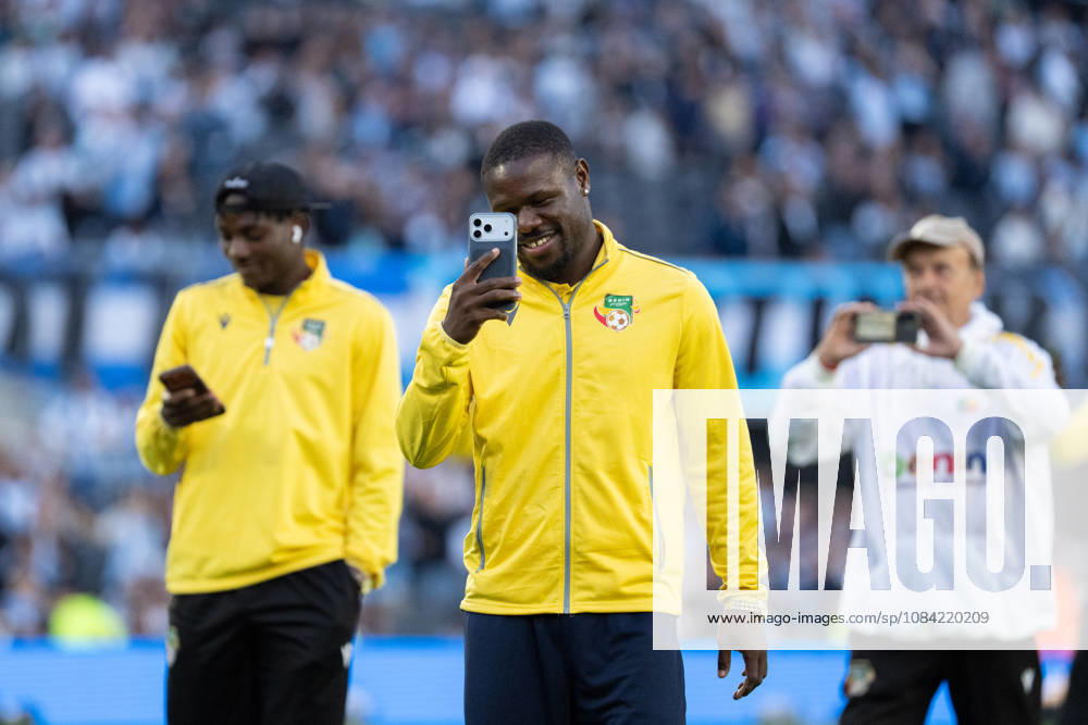 Benin players take photos of fans before the International Friendly, Länderspiel, Nationalmannschaft football match between Argentina and Benin at Estadio Monumental Antonio V. Liberti on October 06, 2026 in Buenos Aires, Argentina. Lionel Messi is making his final appearance for Argentina following his announcement of international retirement. (Photo by Richard Callis Sports Press Photo)