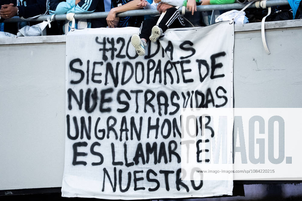 Fans of Argentina hold a flag that reads 7720 dias siendo parte de nuestras vidas. Un gran honor es llamarte nuestro prior the International Friendly, Länderspiel, Nationalmannschaft football match between Argentina and Benin at Estadio Monumental Antonio V. Liberti on October 06, 2026 in Buenos Aires, Argentina. Lionel Messi is making his final appearance for Argentina following his announcement of international retirement. (Photo by Richard Callis Sports Press Photo)