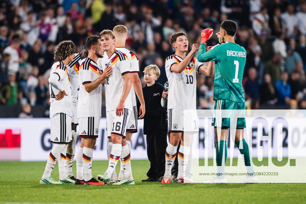 U-21 European Championship Qualifier: Germany vs. Georgia, October 6, 2026 Aljoscha Kemlein Germany, 16, Mert Kömür Germany, 10, Mio Backhaus Germany, 1 soccer, U-21 European Championship Qualifiers, Matchday 10: Germany vs. Georgia on October 6, 2026, Bielefeld DFB REGULATIONS PROHIBIT ANY USE OF PHOTOGRAPHS AS IMAGE SEQUENCES AND OR QUASI-VIDEO