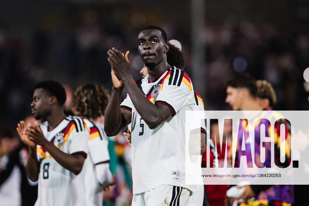 U-21 European Championship Qualifier: Germany vs. Georgia, October 6, 2026; Joshua Quarshie (Germany, No. 5) claps after the final whistle; soccer, U-21 European Championship Qualifier, Matchday 10: Germany vs. Georgia on October 6, 2026, Bielefeld DFB regulations prohibit any use of photographs as image sequences and or quasi-video