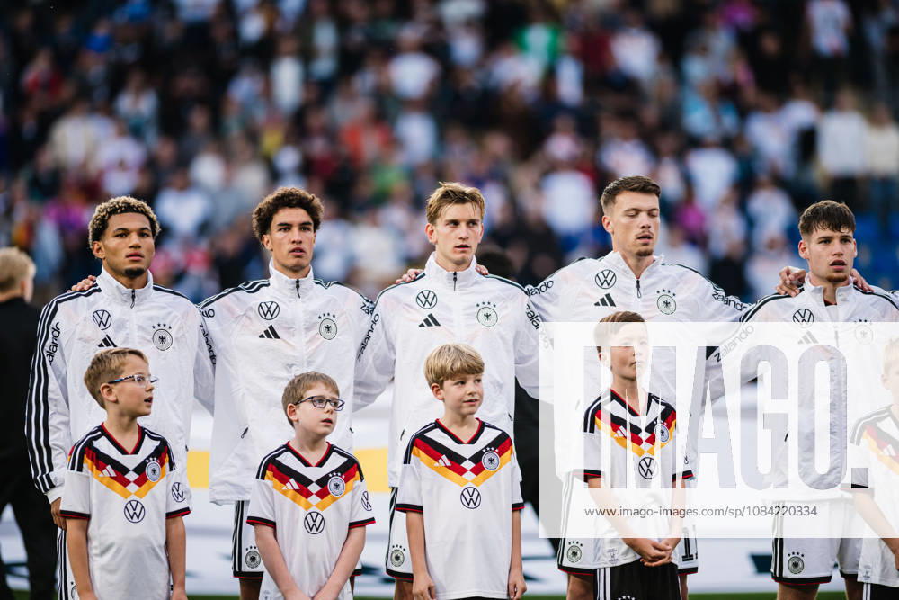 U-21 European Championship Qualifier: Germany vs. Georgia, October 6, 2026; Germany during the national anthem, from left: Paris Brunner (Germany), 19; Noah Darvich (Germany), 17; Leandro Morgalla (Germany), 6; Dženan Pejcinovic, Germany, 11, Lukas Ullrich, Germany, 3 Soccer, U-21 European Championship Qualifiers, Matchday 10: Germany vs. Georgia on October 6, 2026, Bielefeld DFB REGULATIONS PROHIBIT ANY USE OF PHOTOGRAPHS AS IMAGE SEQUENCES AND OR QUASI-VIDEO