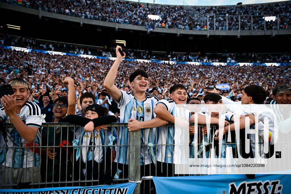 Argentina x Benin BUENOS AIRES, AR - 06.10.2026: ARGENTINA X BENIN - Fans of Argentina during the International Friendly, Länderspiel, Nationalmannschaft match between Argentina and Benin on Tuesday, October 6, 2026, at the Estadio Monumental in Buenos Aires, Argentina. The match marks Messi& 39;s farewell to the Argentine national team, Nationalteam (Photo: Gabriel Sotelo Fotoarena) x3026023x GabrielxSotelo