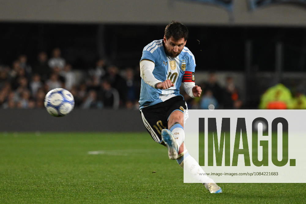 Lionel Messi farewell match BUENOS AIRES, ARGENTINA - OCTOBER 6: Lionel Messi of Argentina shoot a free kick during his farewell match with the national team, Nationalteam at the International Friendly, Länderspiel, Nationalmannschaft match between Argentina Vs Benin at Monumental Stadium on October 6, 2026 in Buenos Aires, Argentina. Buenos Aires Estadio Monumental Antonio Liberti Buenos Aires Argentina