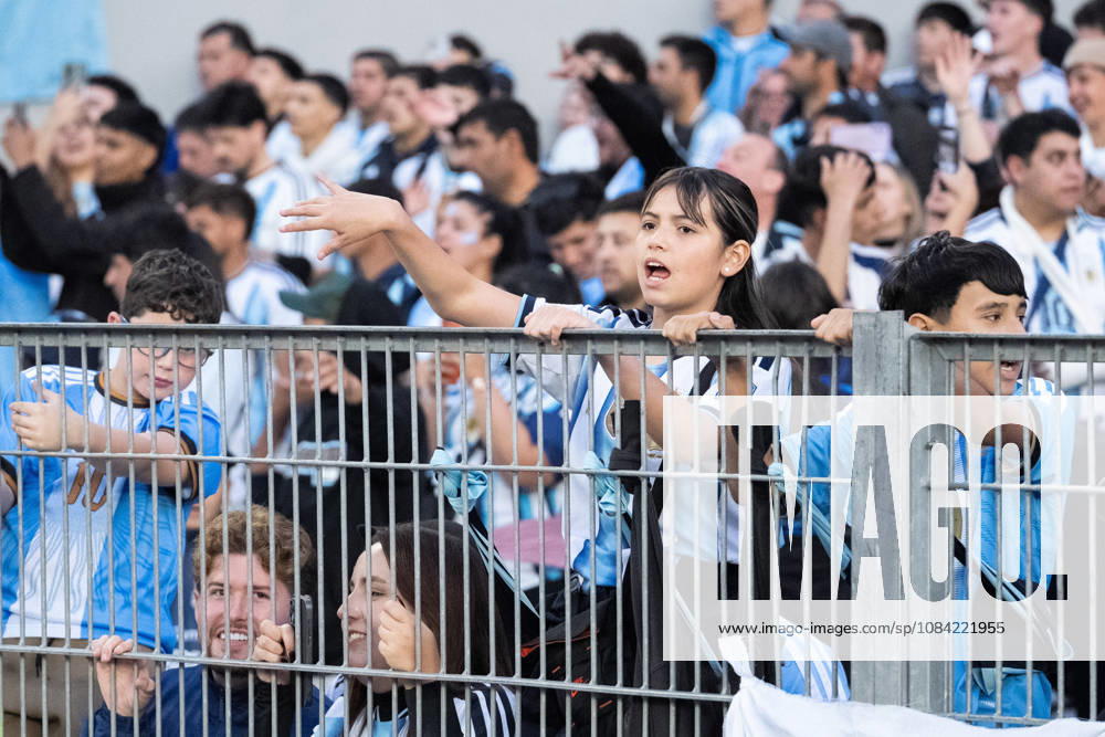 Argentine fans celebrate in the stands before the International Friendly, Länderspiel, Nationalmannschaft football match between Argentina and Benin, at the Estadio Monumental Antonio V. Liberti, on October 6, 2026, in Buenos Aires, Argentina. Lionel Messi will play his last match for Argentina after announcing his retirement from the national team, Nationalteam Richard Callis Fotoarena (Richard Callis SPP)