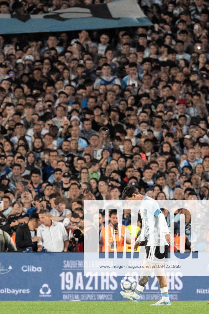 Lionel Messi of Argentina warms up before the International Friendly, Länderspiel, Nationalmannschaft football match between Argentina and Benin, at the Estadio Monumental Antonio V. Liberti, on October 6, 2026, in Buenos Aires, Argentina. This will be Lionel Messi s last match for Argentina, following his retirement announcement from the national team, Nationalteam Richard Callis Fotoarena (Richard Callis SPP)