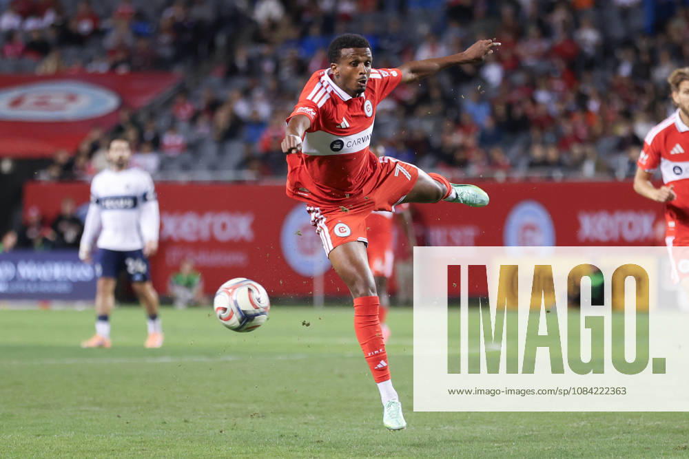 Maren Haile-Selassie (7 Chicago Fire FC) in action during the Major League Soccer game between Chicago Fire FC and Vancouver Whitecaps FC at Soldier Field on Tuesday October 6 in Chicago, USA