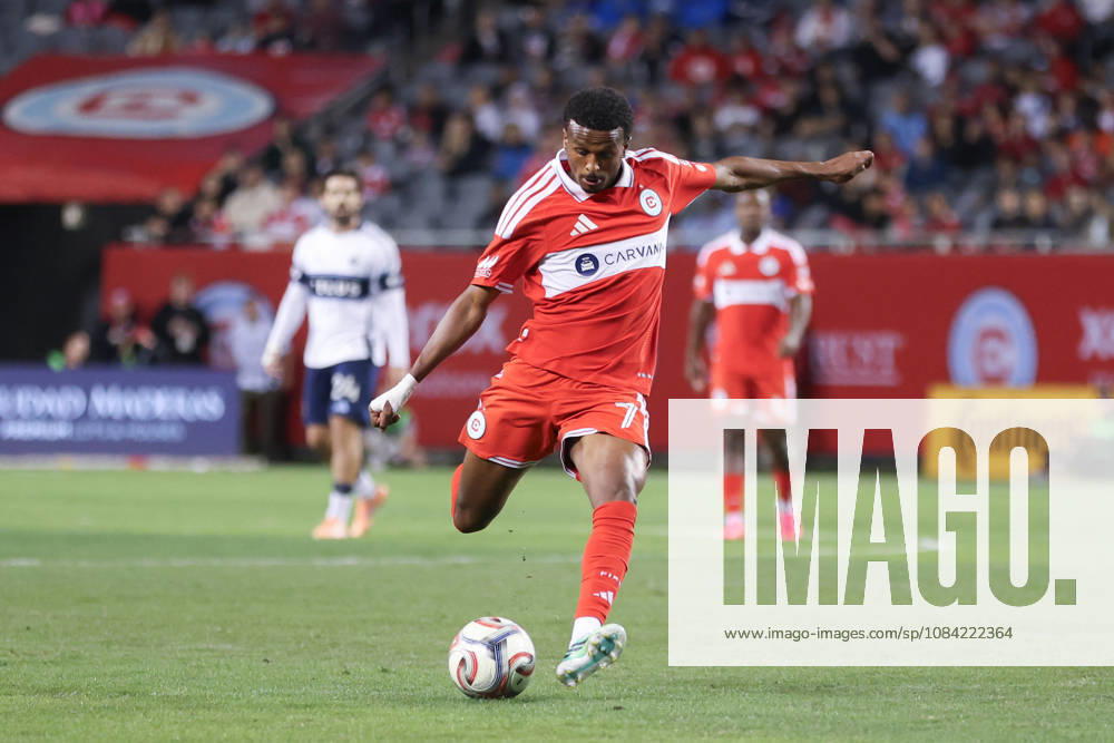 Maren Haile-Selassie (7 Chicago Fire FC) shoots the ball during the Major League Soccer game between Chicago Fire FC and Vancouver Whitecaps FC at Soldier Field on Tuesday October 6 in Chicago, USA