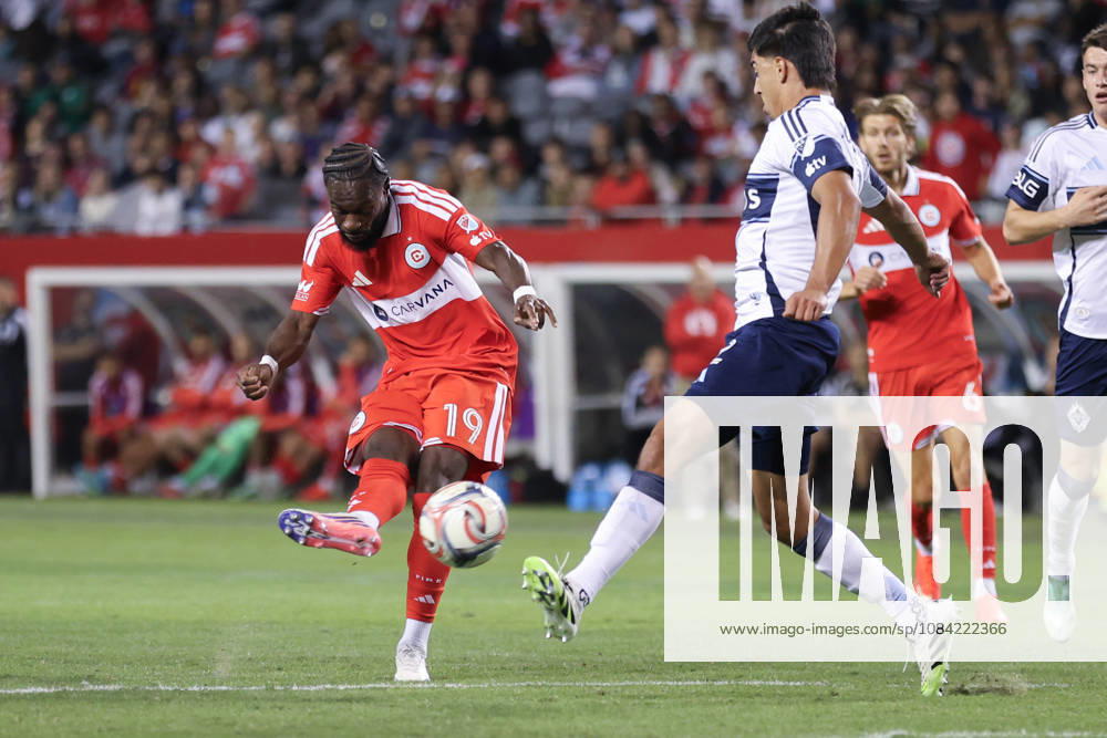 Jonathan Bamba (19 Chicago Fire FC) shoots the ball during the Major League Soccer game between Chicago Fire FC and Vancouver Whitecaps FC at Soldier Field on Tuesday October 6 in Chicago, USA
