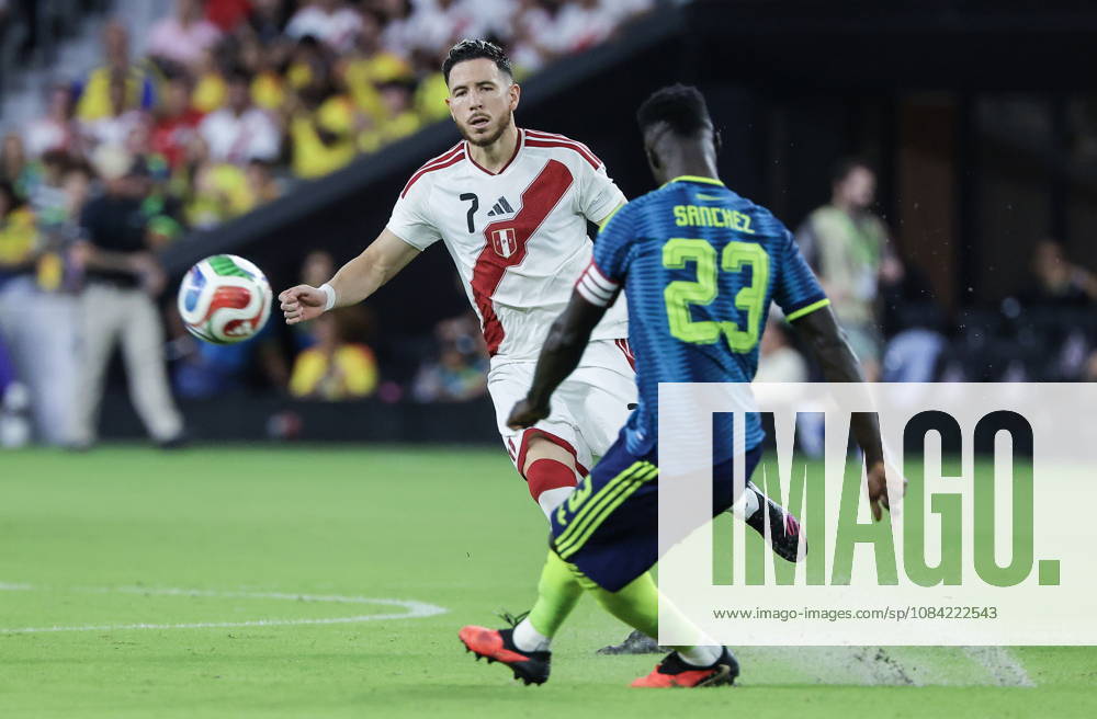 International soccer friendly - Colombia vs. Peru Peru forward Adrian Ugarriza (L) in action against Colombia defender Davinson Sanchez (R) during the international soccer friendly between Colombia and Peru at Nu Stadium in Miami, Florida, USA, 06 October 2026. MIAMI FLORIDA United States