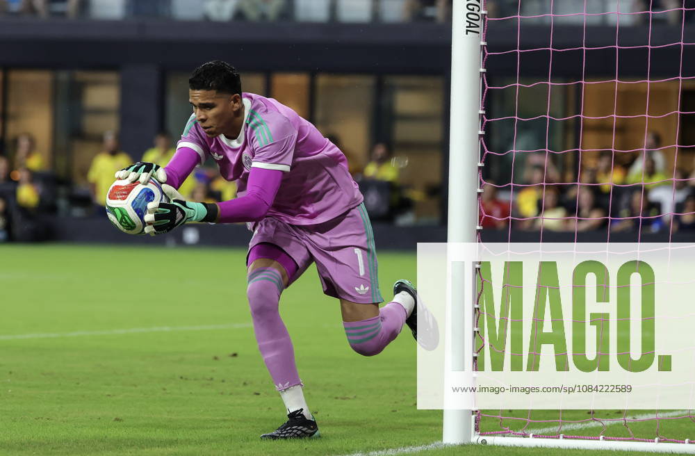 International soccer friendly - Colombia vs. Peru Colombia goalkeeper Kevin Mier in action during the international soccer friendly between Colombia and Peru at Nu Stadium in Miami, Florida, USA, 06 October 2026. MIAMI FLORIDA United States