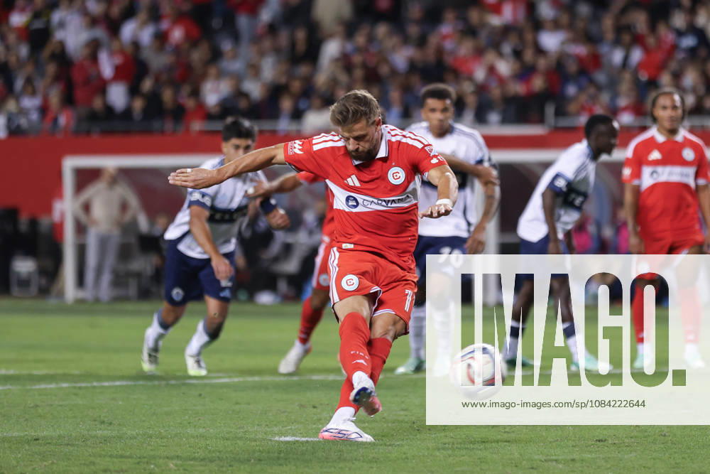 Philip Zinckernagel (11 Chicago Fire FC) takes a penalty during the Major League Soccer game between Chicago Fire FC and Vancouver Whitecaps FC at Soldier Field on Tuesday October 6 in Chicago, USA