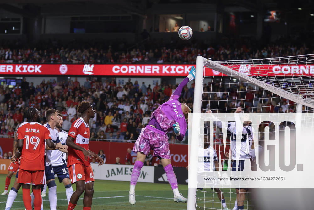 Yohei Takaoka (1 Vancouver Whitecaps FC) in action during the Major League Soccer game between Chicago Fire FC and Vancouver Whitecaps FC at Soldier Field on Tuesday October 6 in Chicago, USA